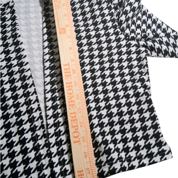 NWT, Sz. S, black and white, cropped long-sleeved, open front sweater/coat. - Picture 6 of 8